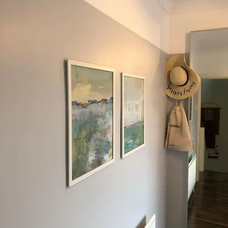Cosy Two Bed Terraced House 7Min Drive From City Belfast Exterior photo