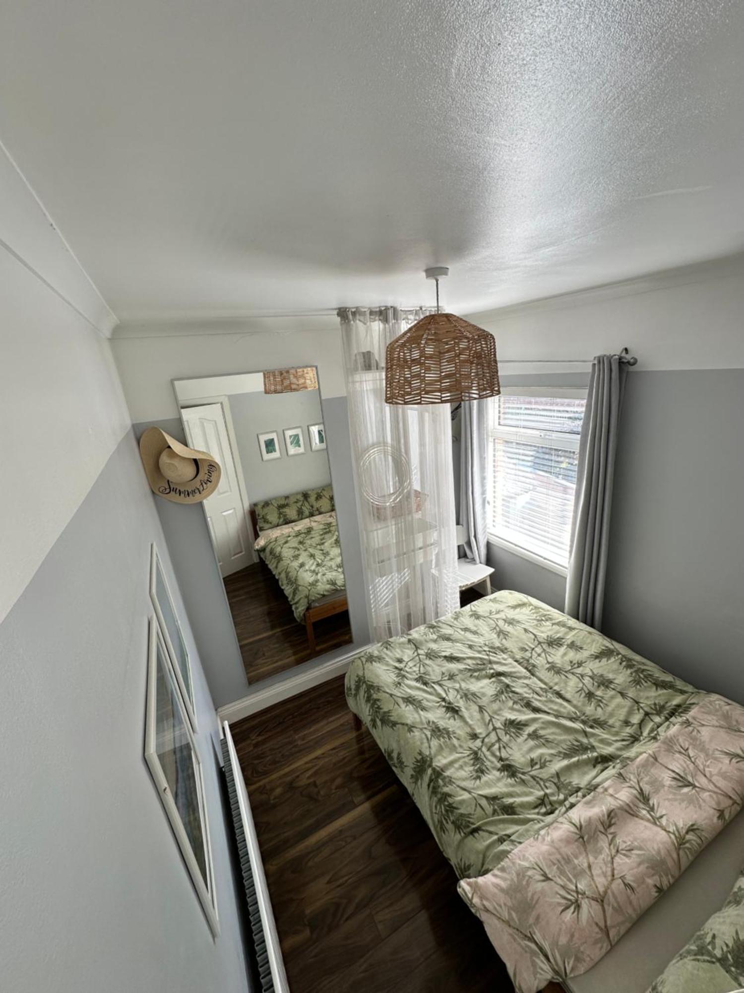 Hébergement de vacances Cosy Two Bed Terraced House 7min Drive From Belfast